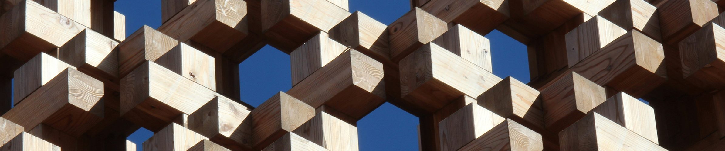 Bilde av treklosser satt oppå hverandre